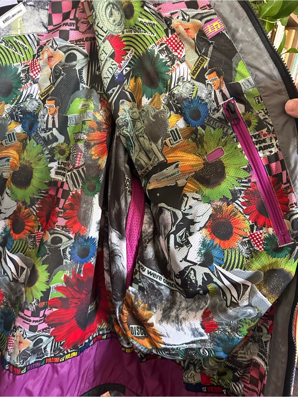Volcom Dazed Snowboarding Jacket - Picture 10 of 10